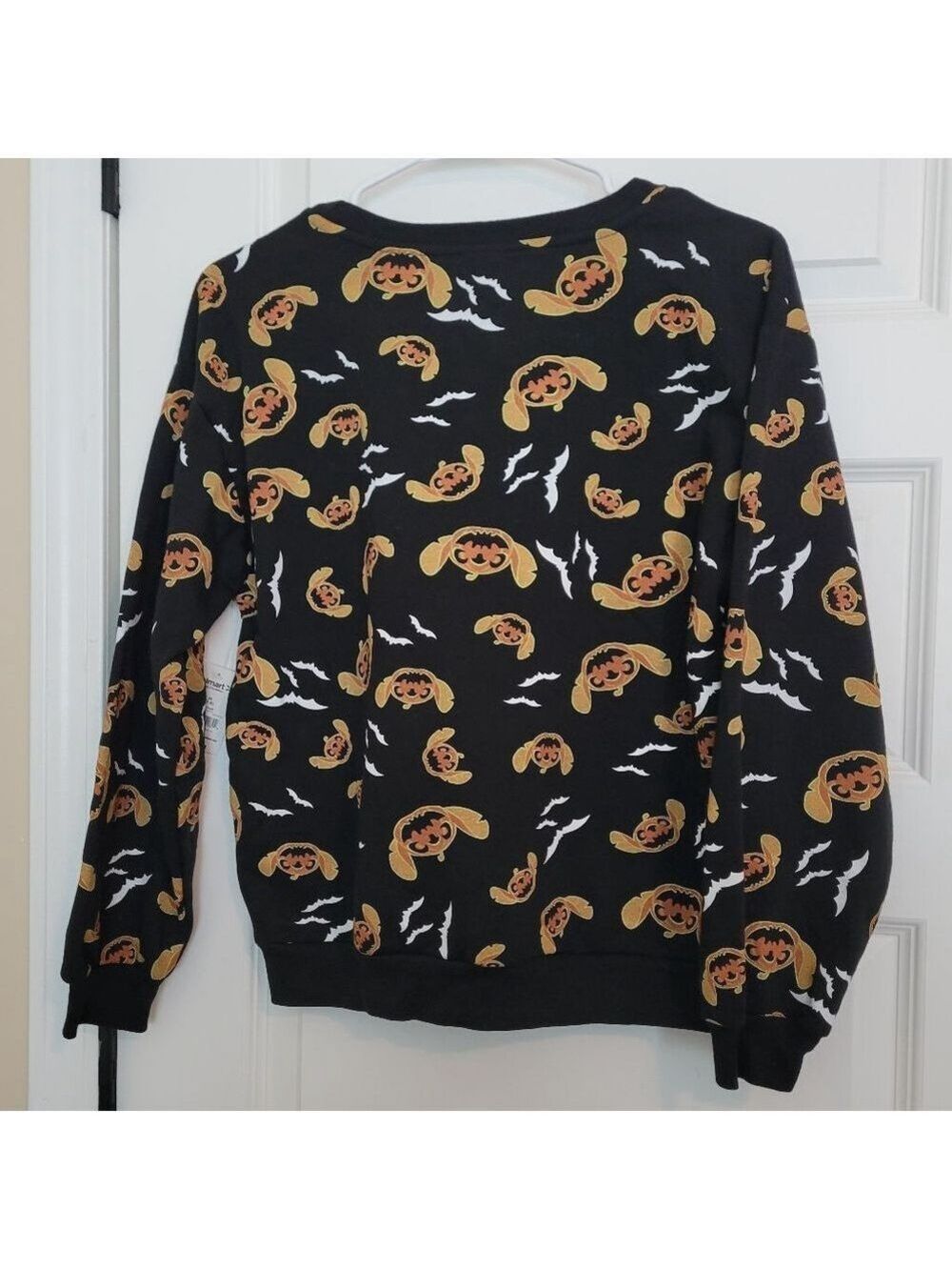 Juniors Disney Stitch Halloween Black Orange Pumpkin Bat Sweatshirt M (7-9) NWT - Picture 3 of 5